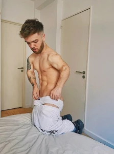 Good sunday i m bored is there anyone to play with me