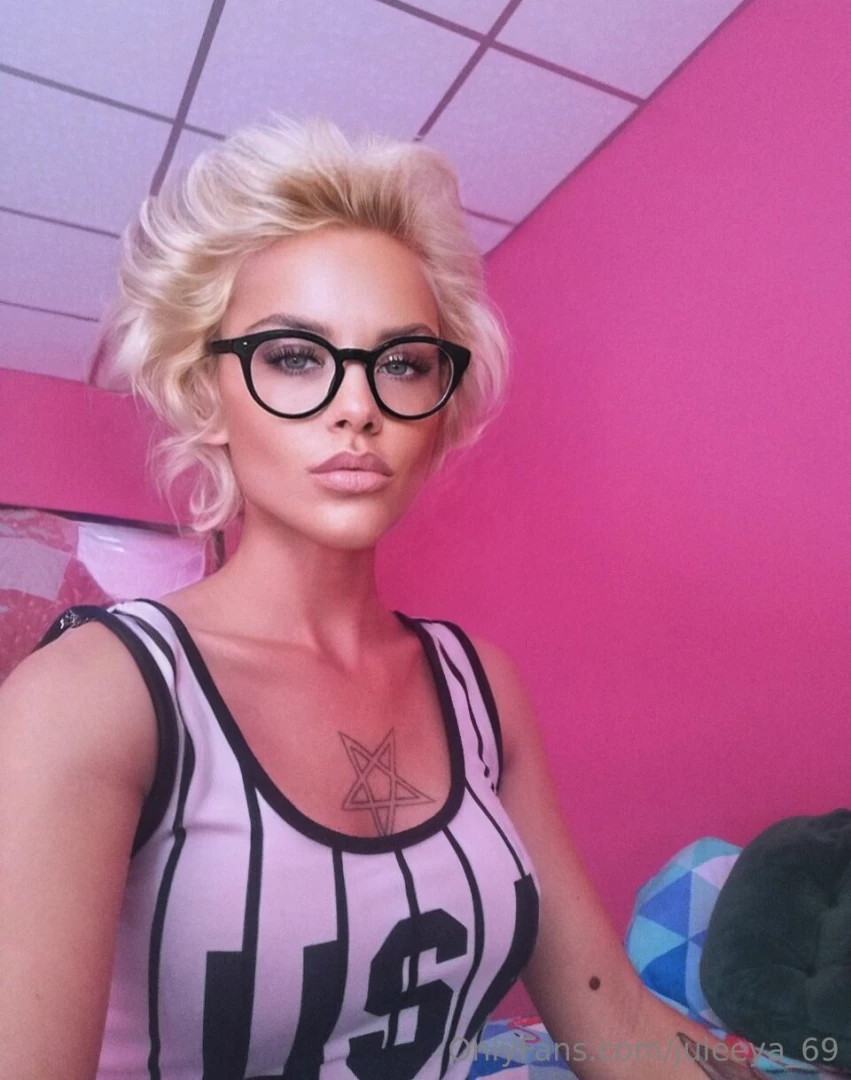 Write to me in private messages on my vip page i love to communicate 