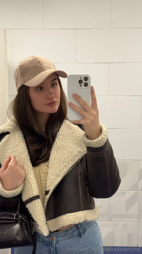 Sexy girl with a delicious body immerse yourself in her polina_p world part 268 