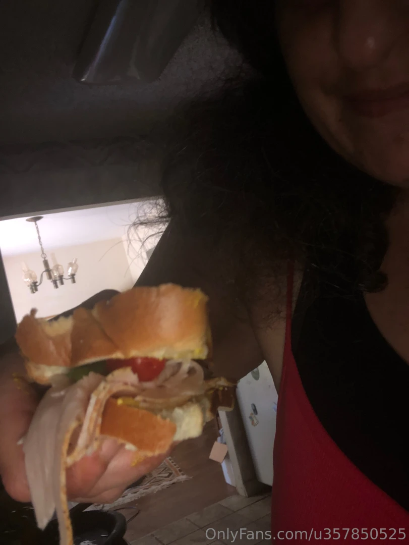 Turkey sandwich on challah w mustard 