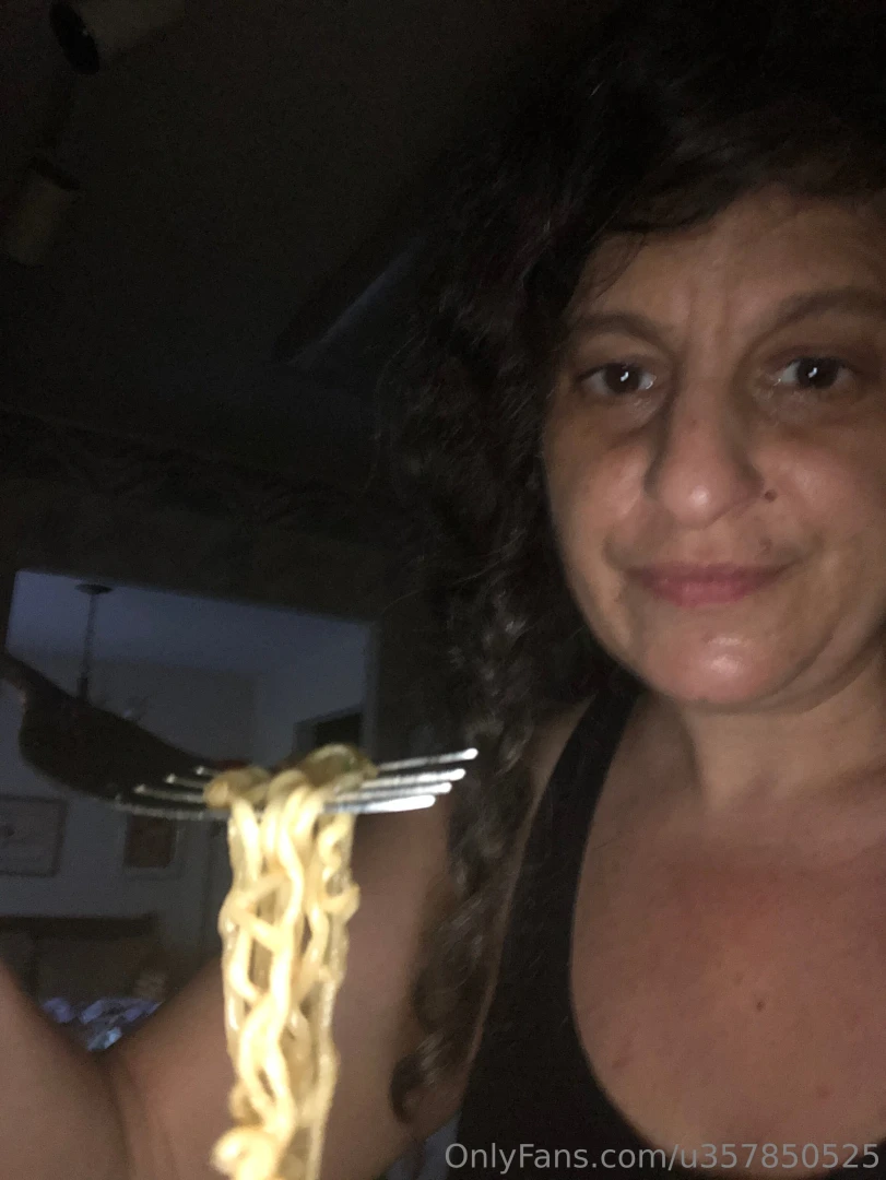 Shin ramen with hot sauce green peppers jalape o 