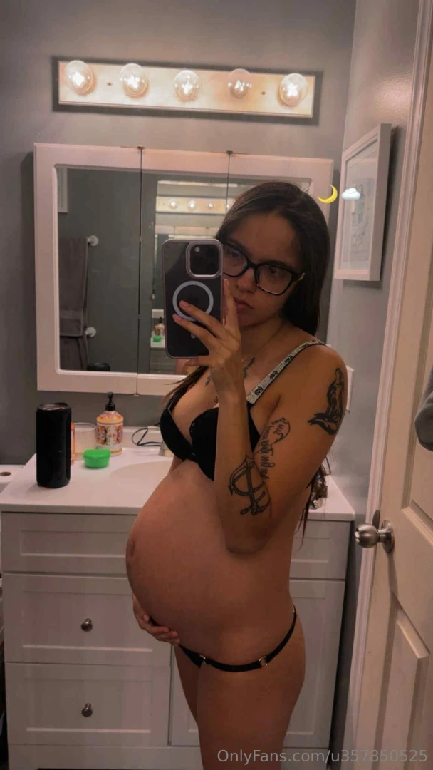 If you re into petite tattooed pregnant women then i m your girl you 