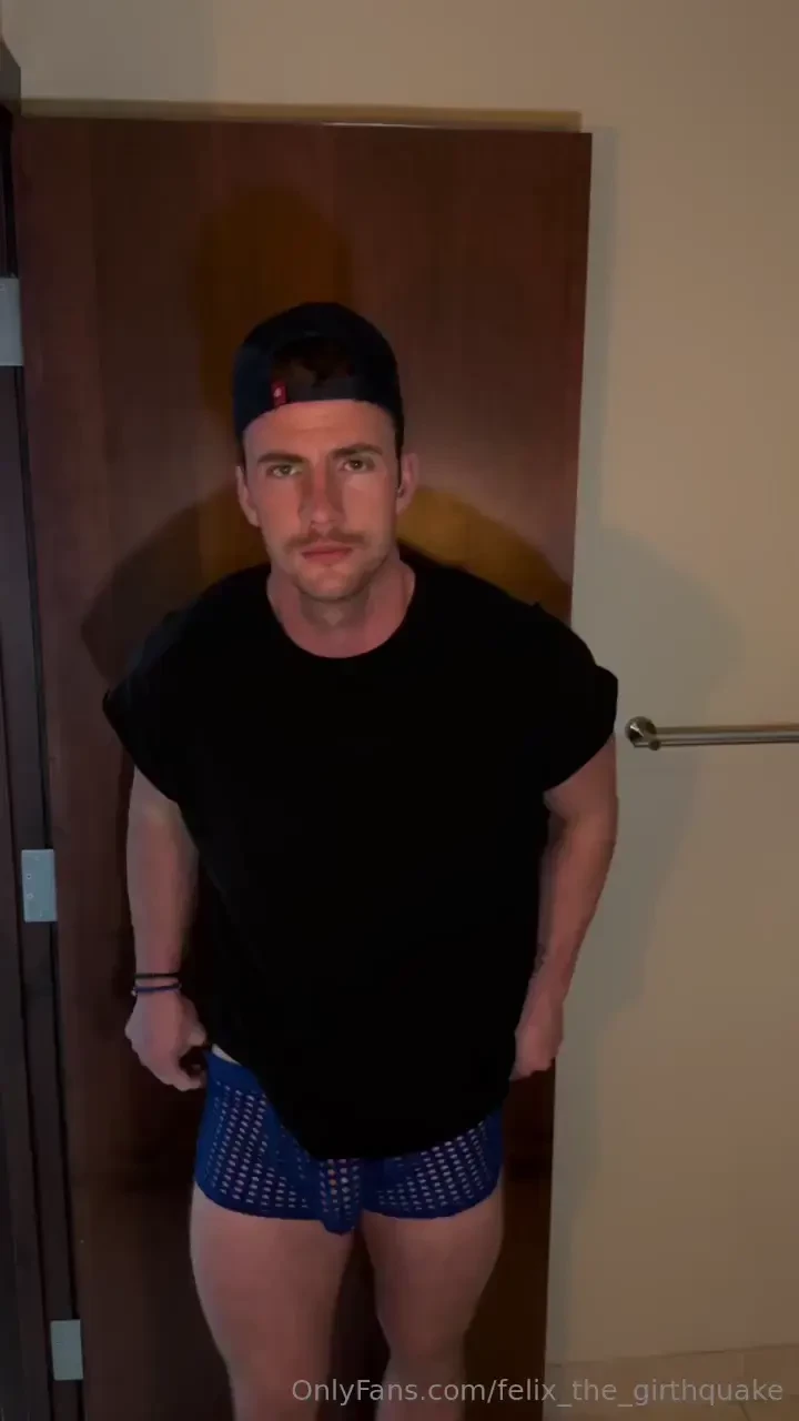 Please please please check out this fucking stud who is hung af 