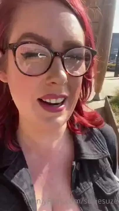 Oh dear i must be standing out today everywhere i go i have people 