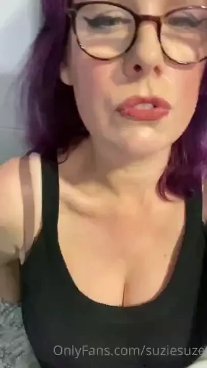 Typical wardrobe malfunction at the start work break 