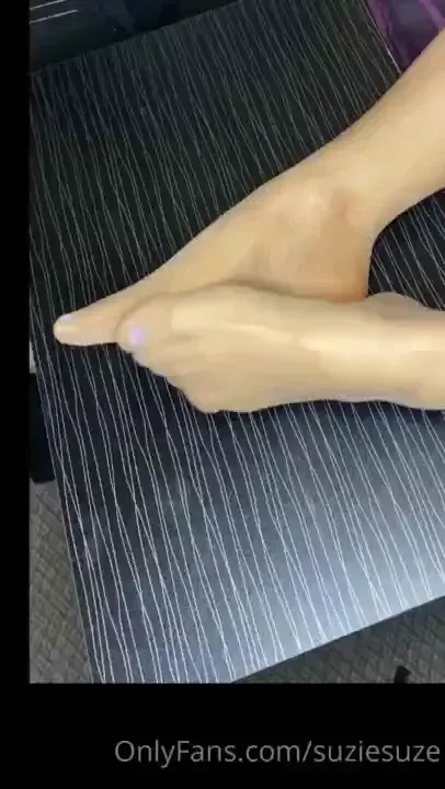 Glossy nude on lilac toes good morning guys xx excuse the messy room i 