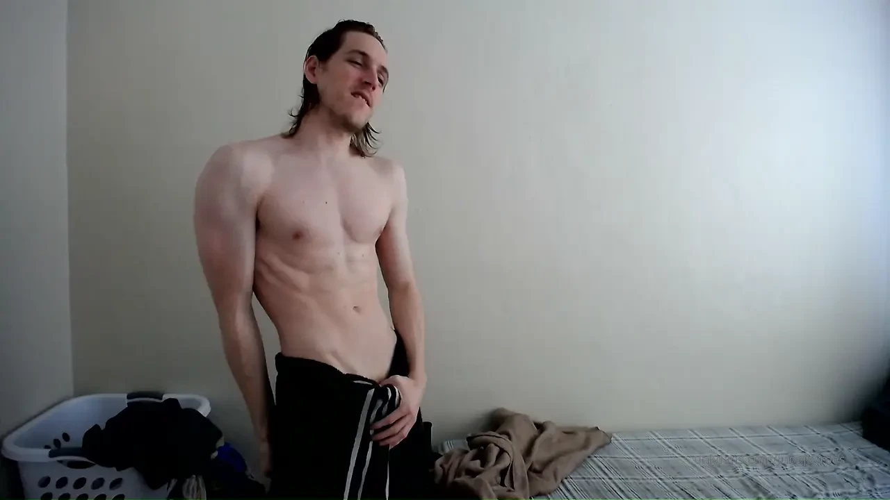 Post-shower towel striptease w bed jerkoff and cumshot that hits my 