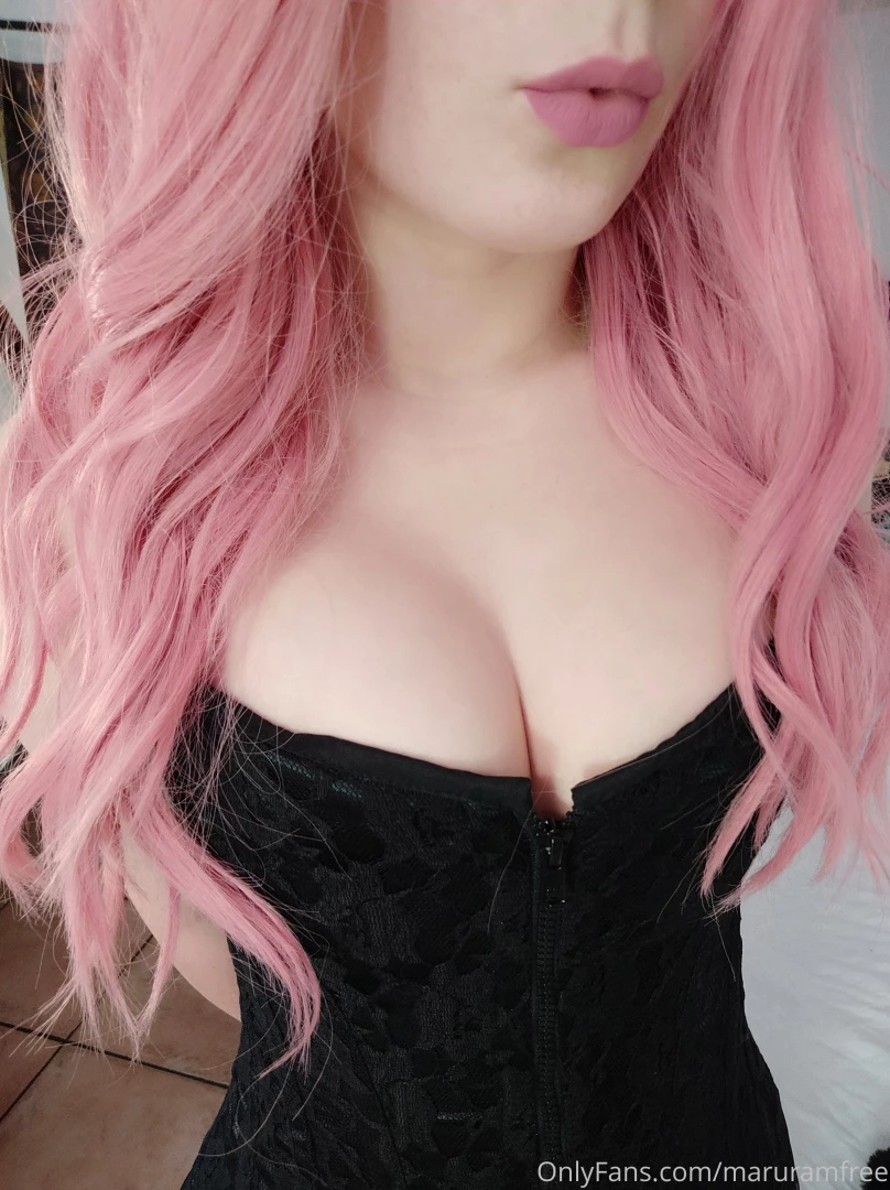 Do you like my black corset 