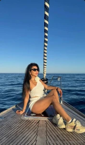 Fun fact about me i can not swim but i still like the super scary sea