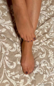 Blush pantyhose and purple toes