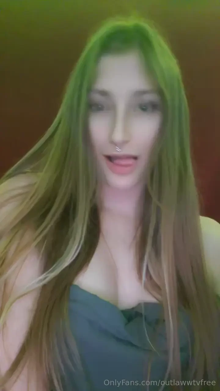 Come see what s under the sheet on my vip onlyfans outlawwtv 