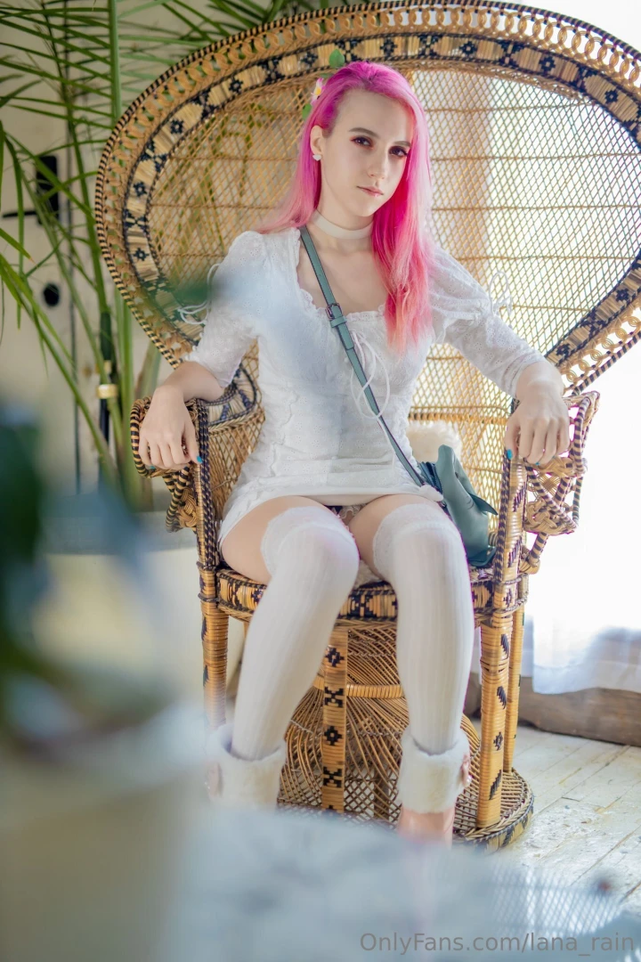 Who is interested in me uploading this photoset on here 