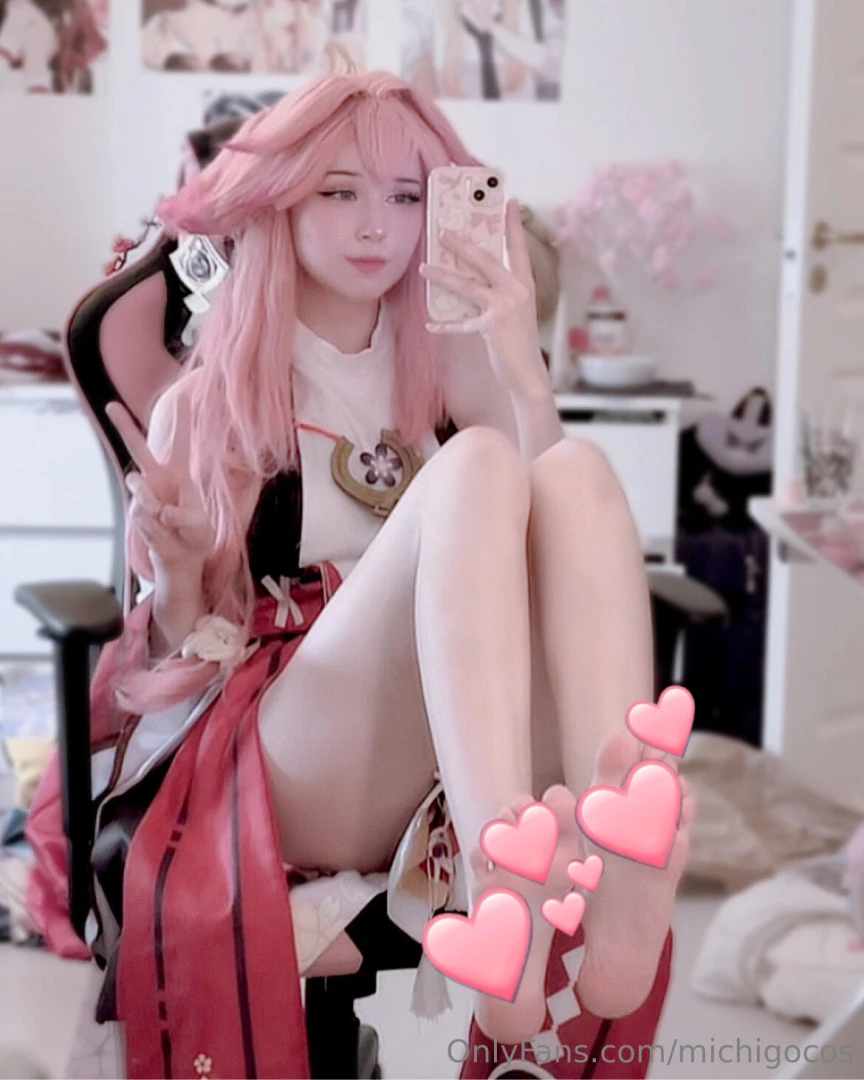 Feeling extra foxy today snapped some special shots in my yae cosplay 