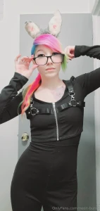 Hey so if you buy content dm me give some requests i do have rainbow part 1