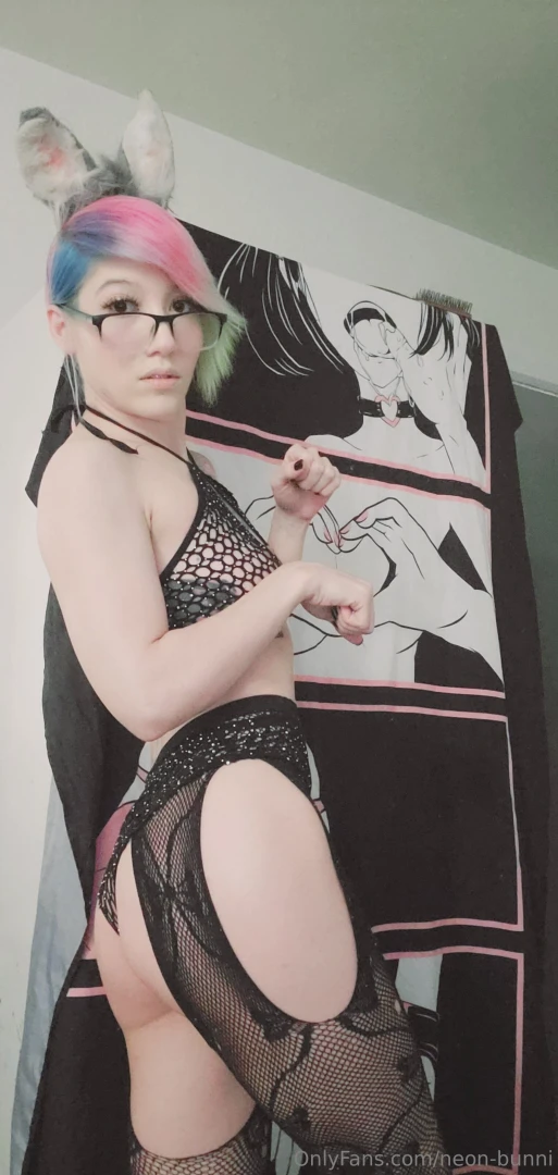 Cum sub to my main uncensored onlyfans page neon_bunni part 1 
