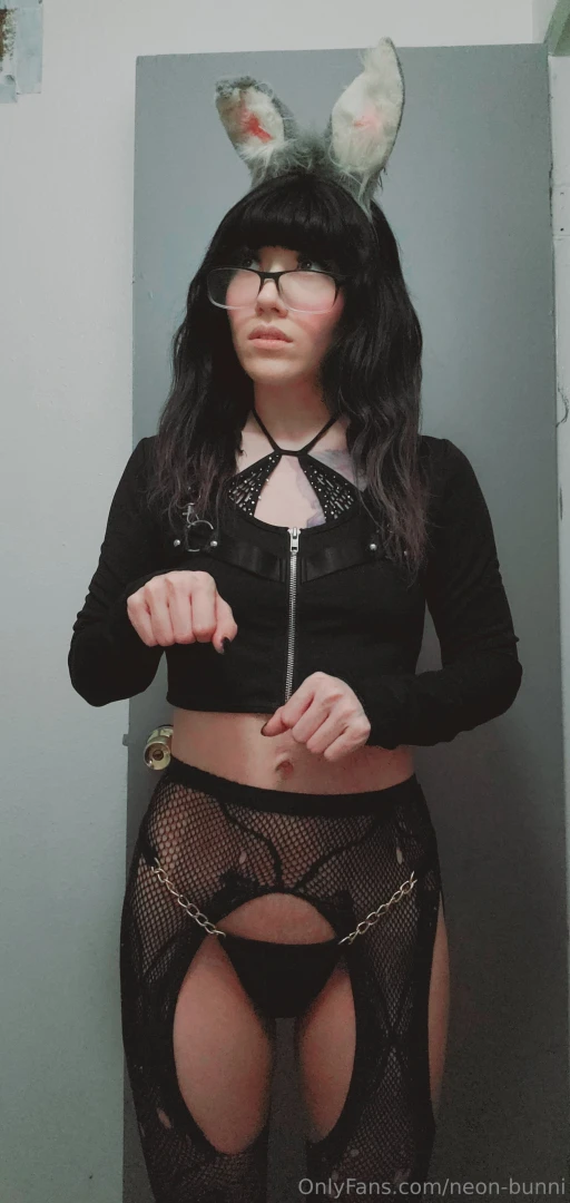 Send 100 and i ll send 100 worth of cumtent or subscribe to my main part 1 