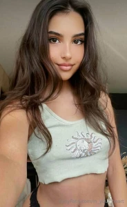 This cutie veronika_la knows how to please you with the help of part 28