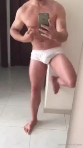 Who loves feeding a showoff s ego