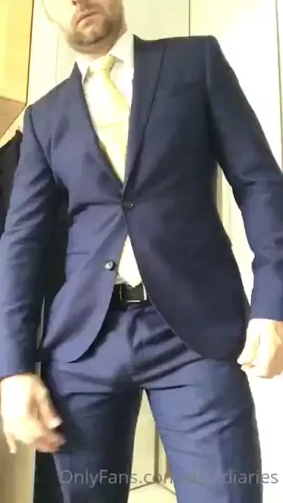 Always fun to go commando for meetings get some good dickprint going 