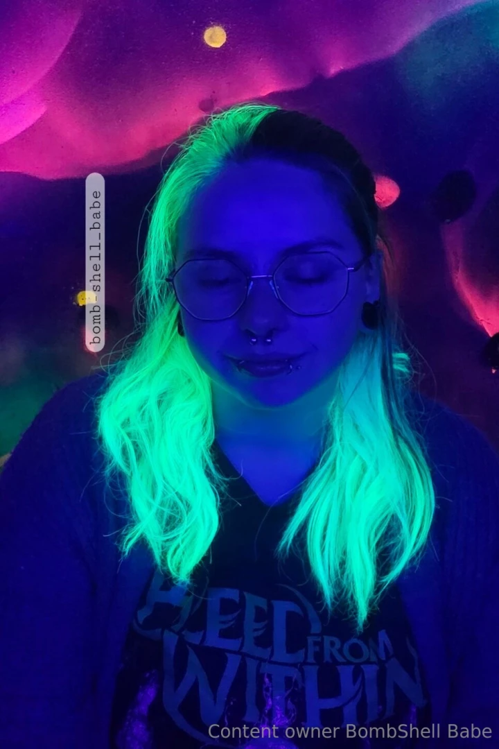 I went to one of my favorite places that has black lights and i didn t 