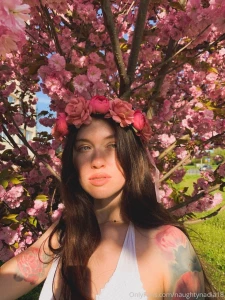 The juiciest booty on only fans xmishacrossx slid in my dms with these part 2