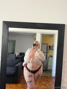 All dressed up with no one to fuck who s gonna change that