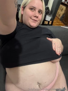 Wearing crop tops with under boobs showing are the sexiest thing ever