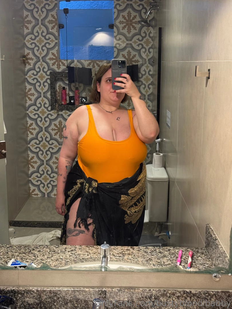 Heard mirror selfies of pretty guys can make a man feel better did it 