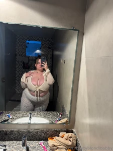 Back shots in front of a mirror so i can see that orgasm face