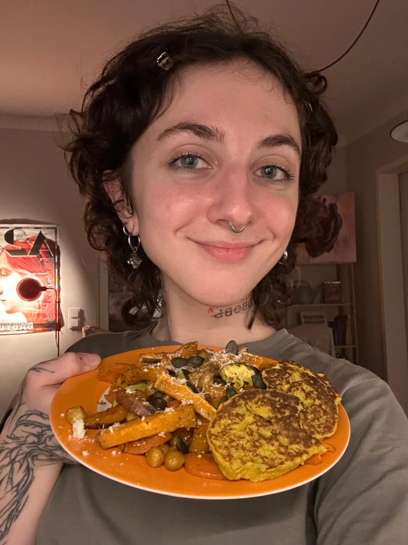 Do you like it when a girl cooks really good food if yes tell me what 