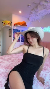 Want to see whats under you know where to go https onlyfans com