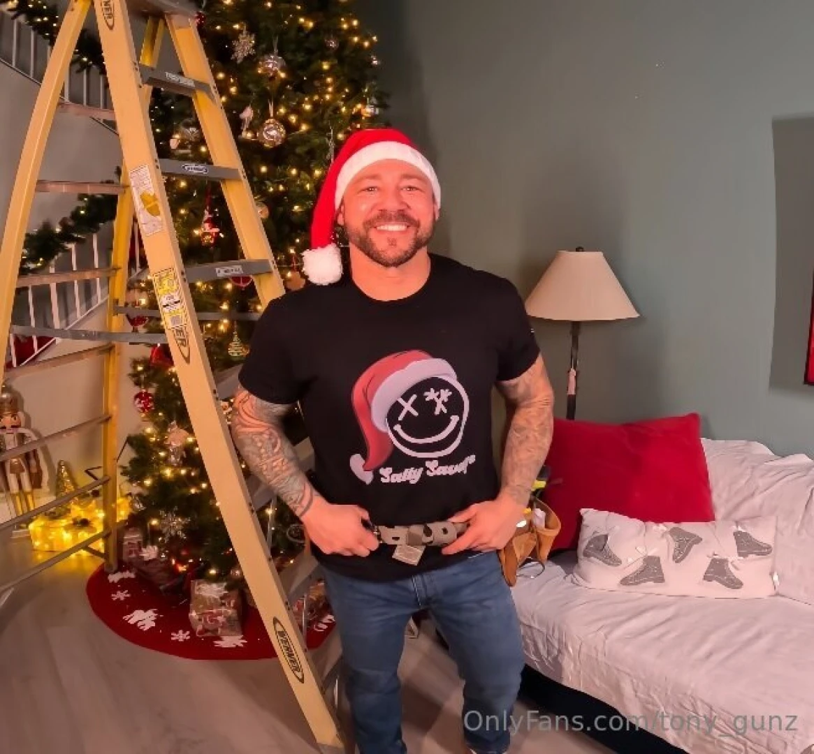 I received an emergency work call so to show my christmas spirit i 