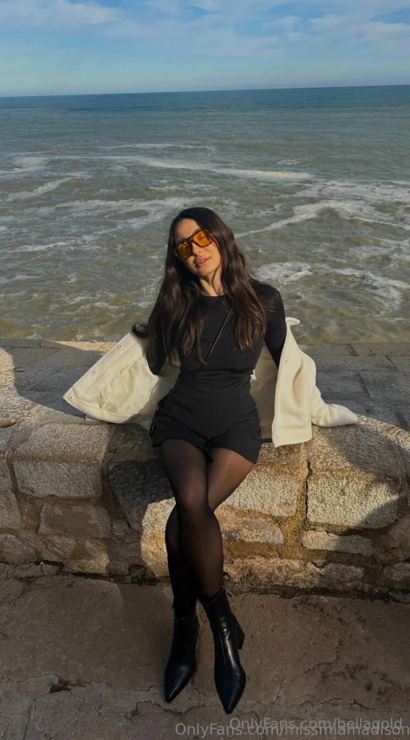 Free subscription hot hottie missmiamadison is all alone now and needs part 113 