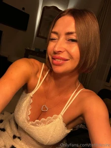 Hi flipping through my feed again and afraid to text then just send me