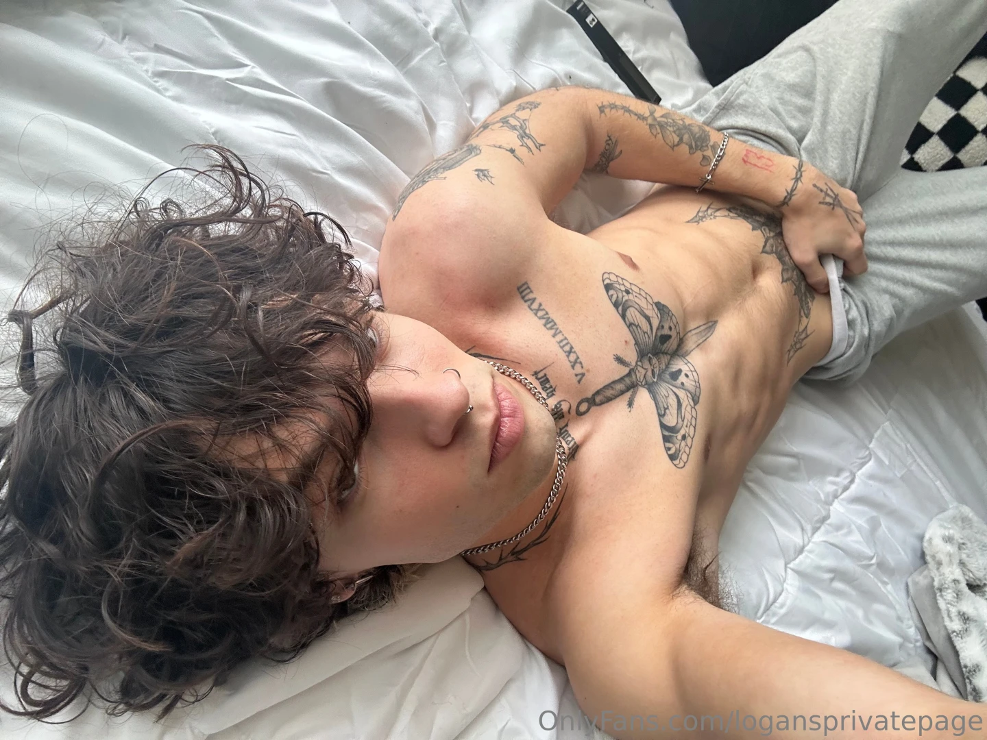 If your a sub and have never messaged me send over a message who knows 