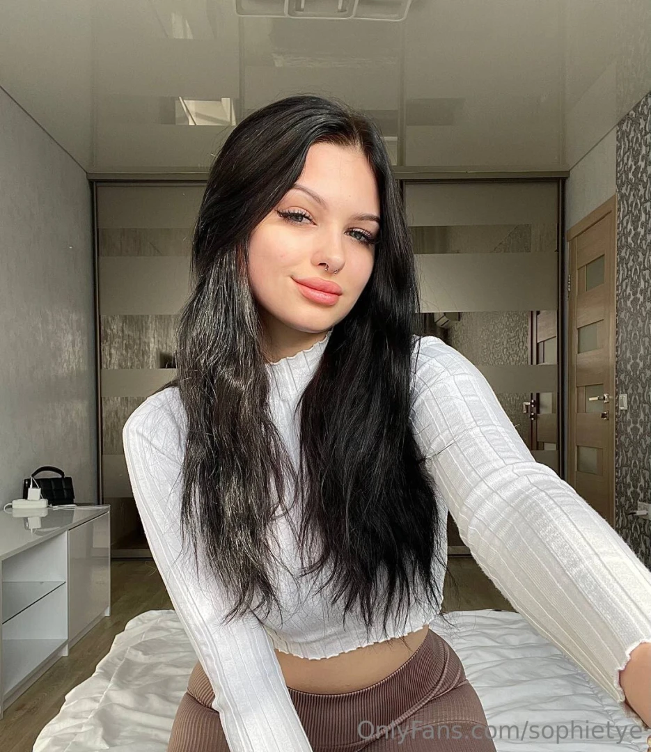 I bet i can make you smile with just one photo do you want to test 