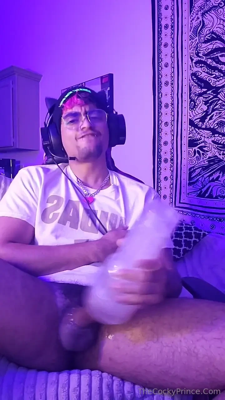 Bro i fucking love the feeling of plastic on my dong people say it 