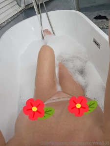 Who s horny tip to sext join me discretemomma303vip for uncensored