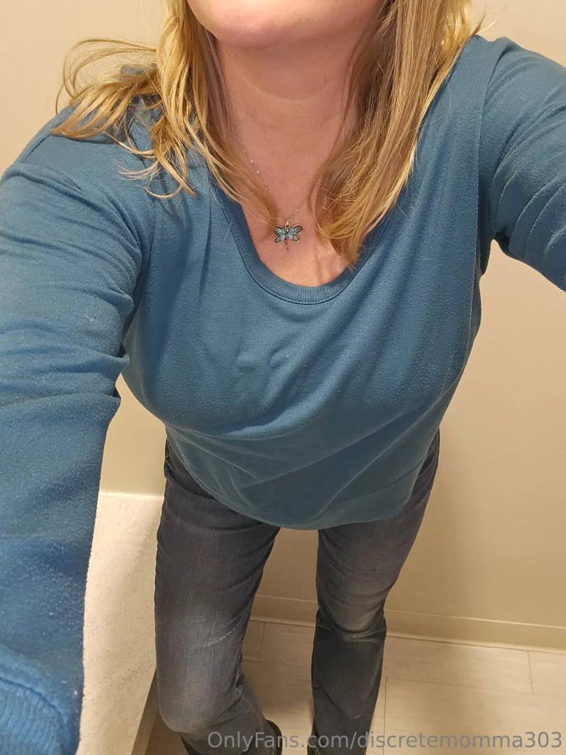 Posting the full striptease and play on my vip cum see 