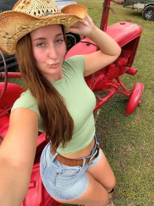 Crop tops amp crop fields i fit right in