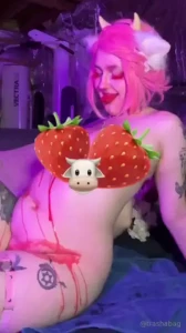 Oh my goodness the horny prude posted bare pussy yes yes i did my last