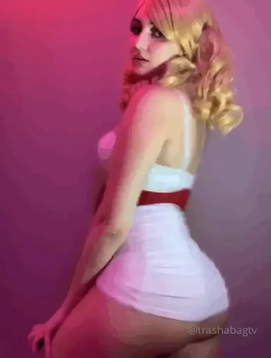 Bending over two gifs of my fat ass twerking and body rolling titties 