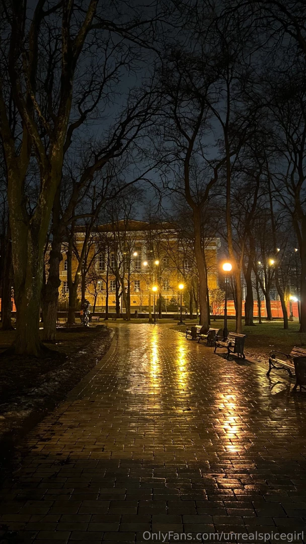 At night thoughts have a peculiarity to get off the leash and walk 