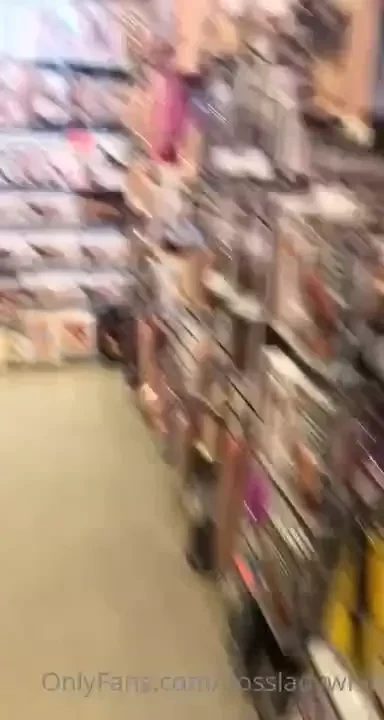 Lol toyssss lol my sis lookin for somn 