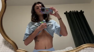 I lowkey think about framing my own nudes and using them as artwork