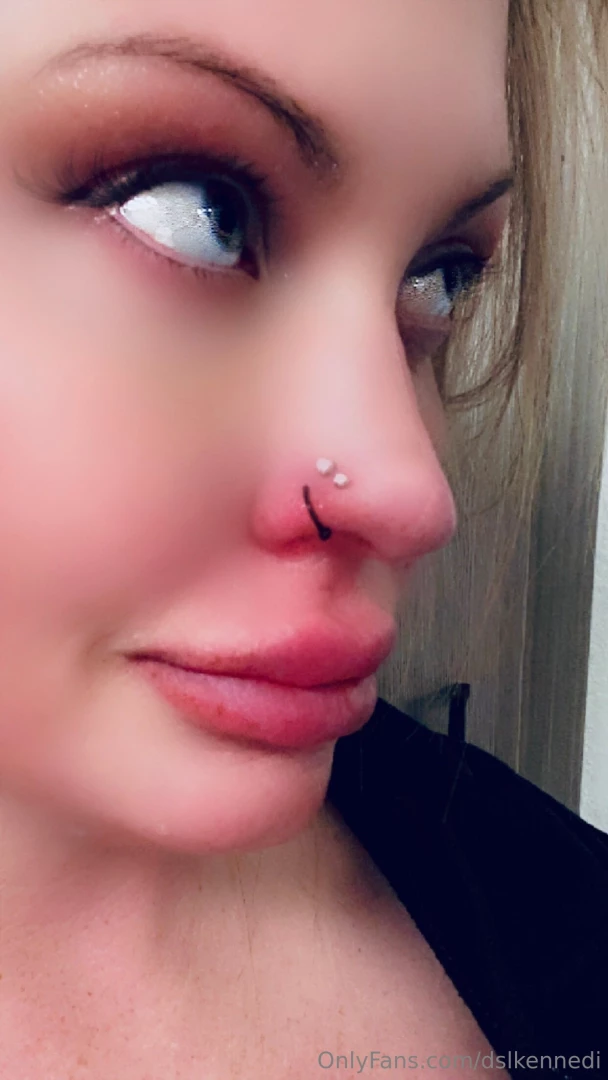 Swapped out one of the newwww piercings 