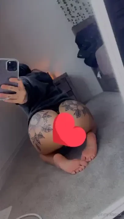 Wanna buy my panties message me 