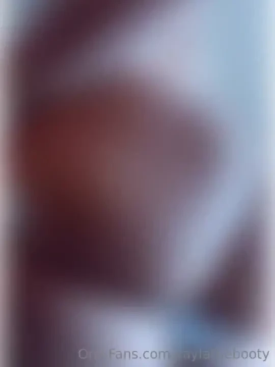 Clapping sound who wants to eat me check your dms i ll send u my ass 
