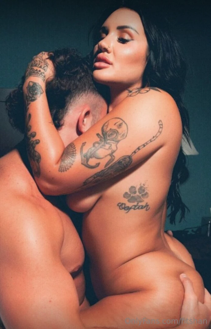 Live tomorrow on my vip b g sex live at 9 00 est https onlyfans com 