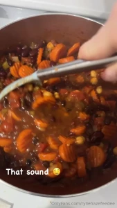 ryliehazefeedee - Finally feeling well enough to eat a decent meal making chili tonight part 1 